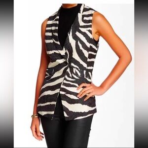 LUCY PARIS WOMENS VEST SIZE SMALL 
brand new with tags